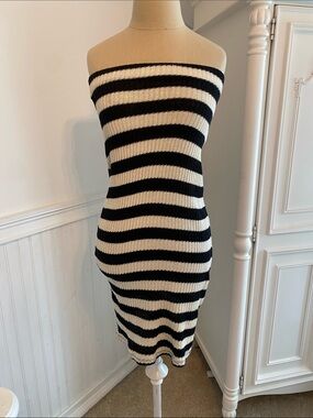 Zara Black and White Strapless Knit Dress